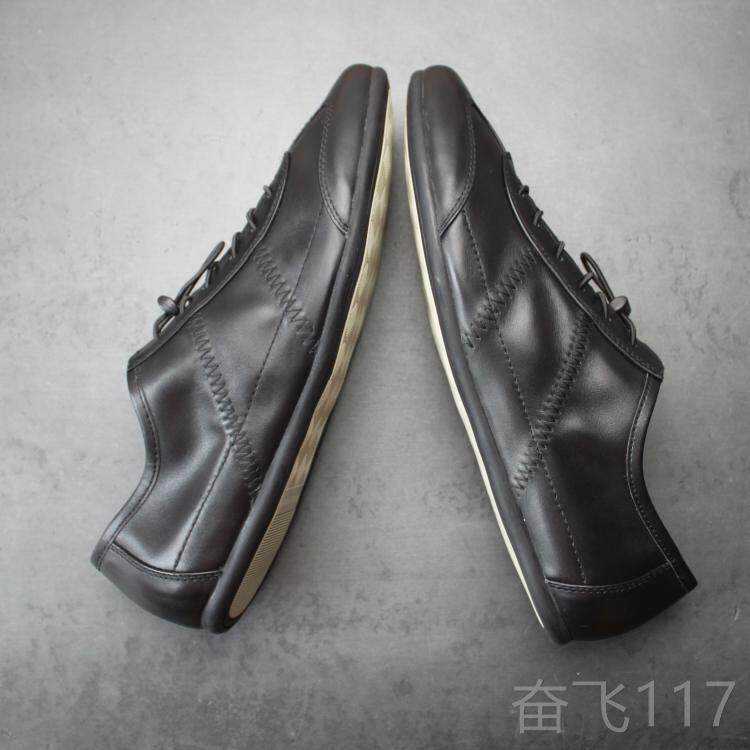 正品库甲 简约轻薄透气胎软小牛皮商休务闲黑皮鞋驾车底男鞋豆豆