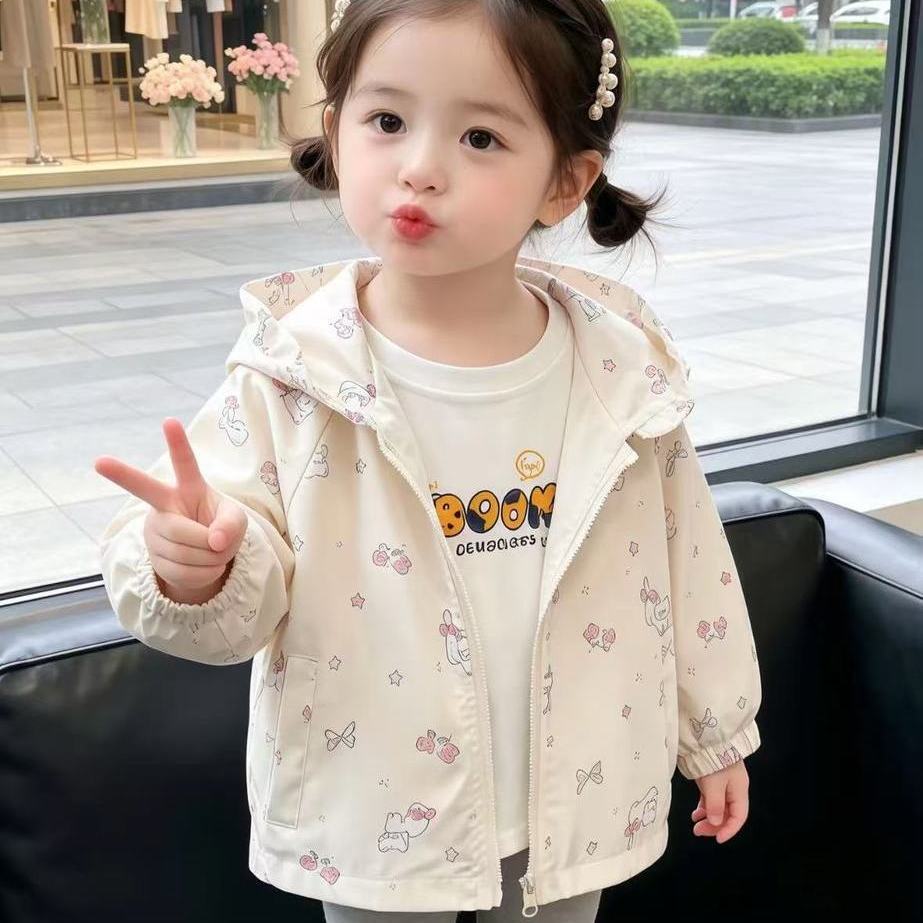女童外套春秋款2026新款儿童冲锋衣女孩宝宝春季春装夹克印花上衣