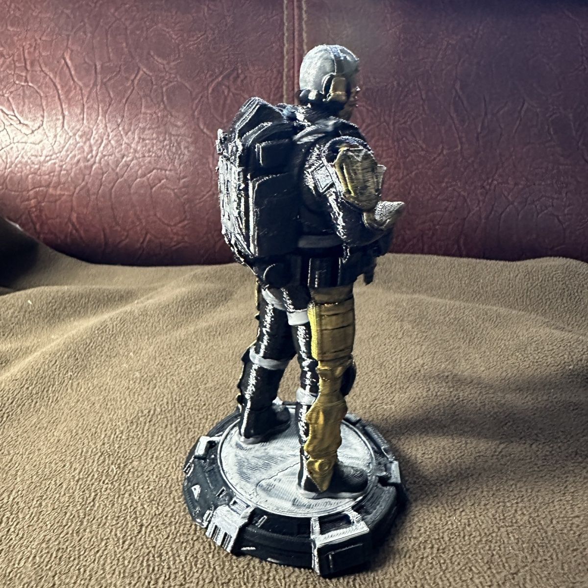 三角洲行动红狼蚀金玫瑰手办模型摆件游戏周边