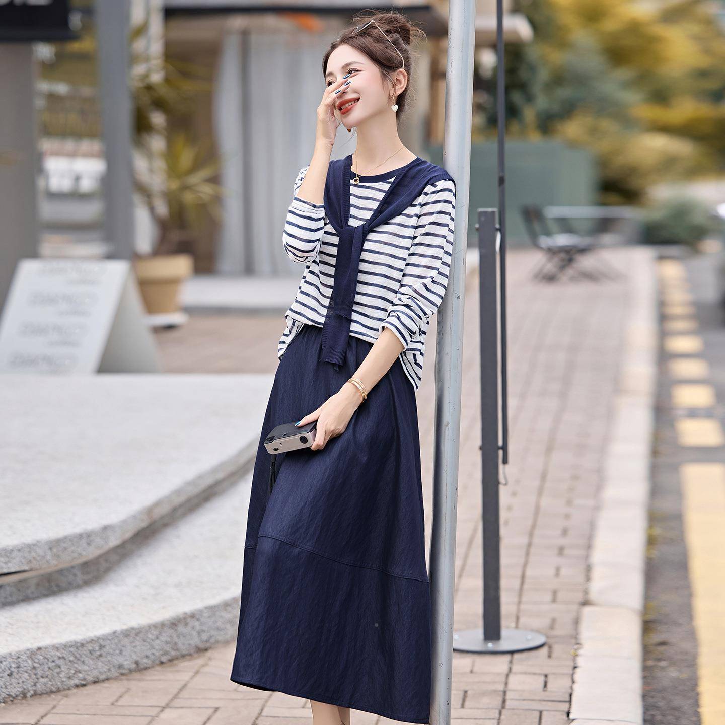 NS9766-0时套尚装裙女2025秋季新款显瘦条纹恤配披肩半裙三件套裙