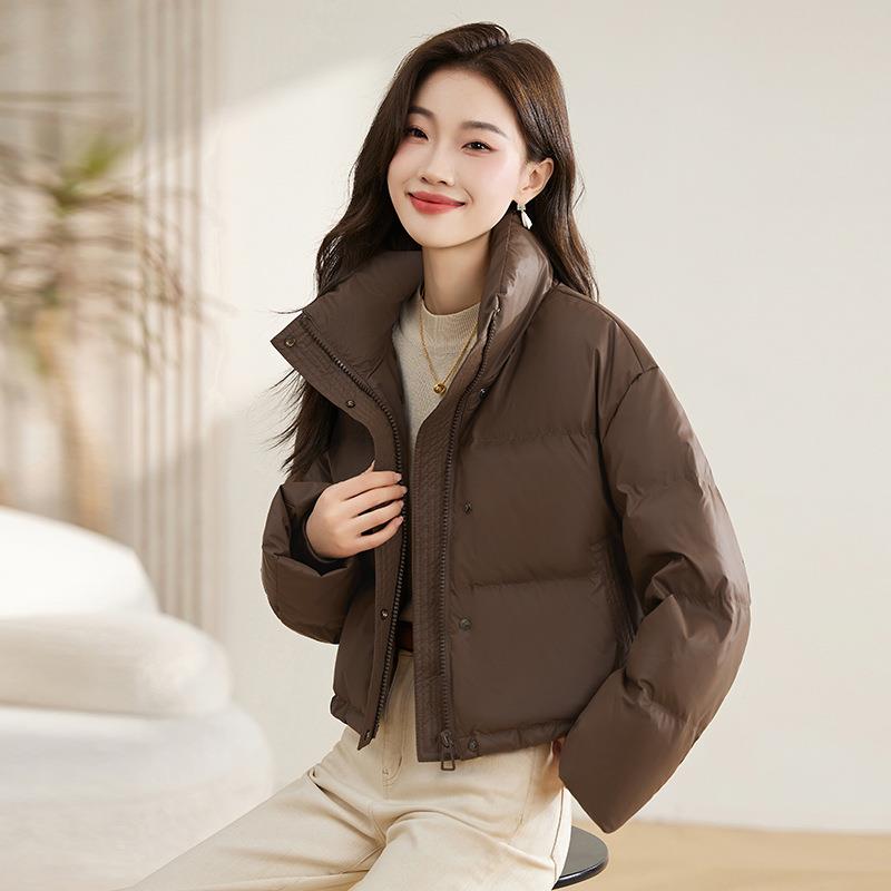 松HE3360白鸭绒短版羽绒衣女冬季新款时尚小个立领宽面包子服外套