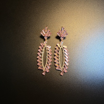 开花的橄榄 Vintage古着 Glam Tassel粉色长款耳钉 耳环 耳饰