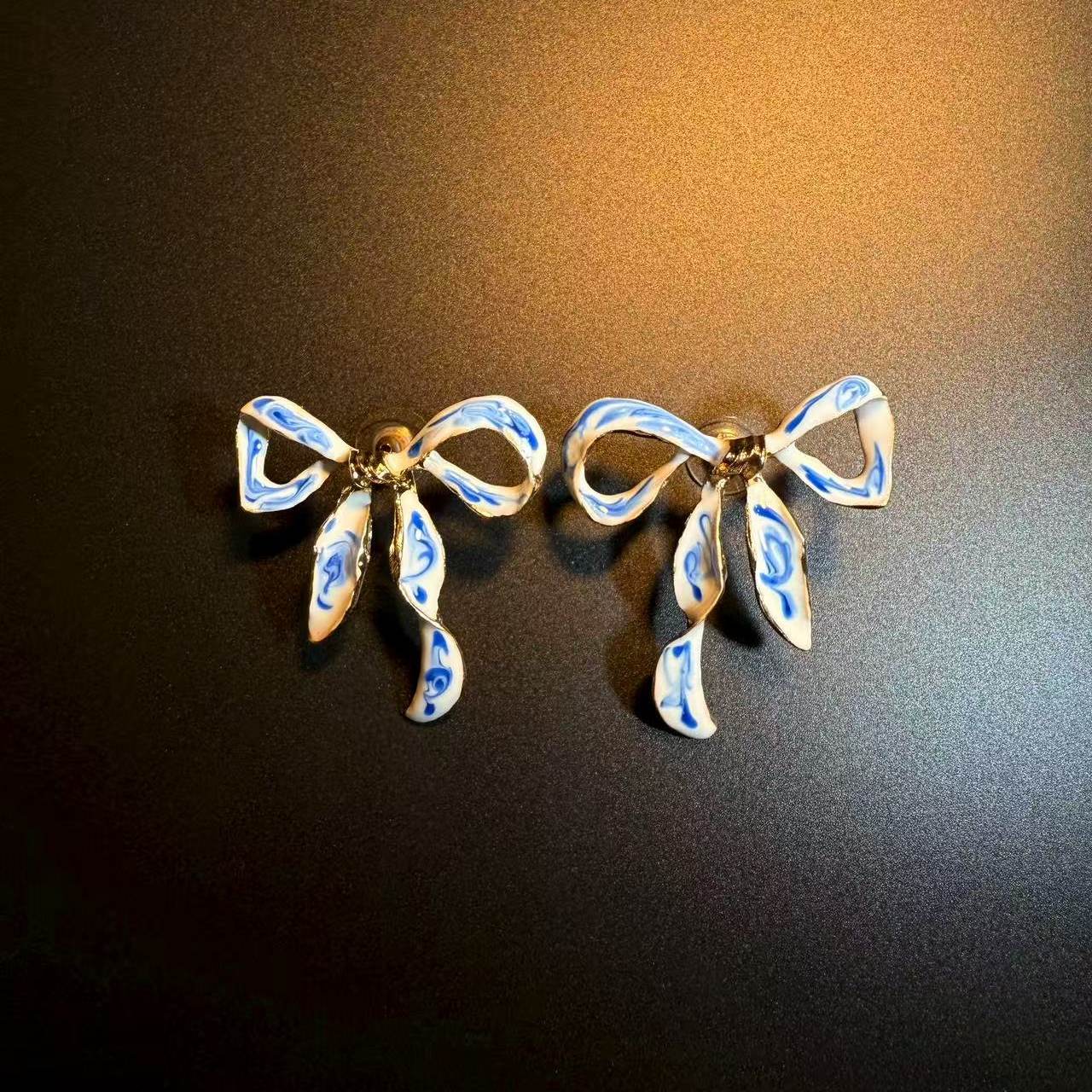 开花的橄榄Vintage古着  Cerulean Bow蓝色青花瓷蝴蝶结耳环 耳饰