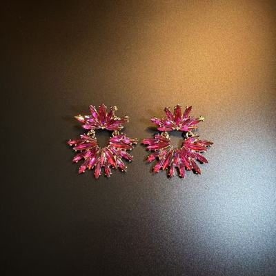 开花的橄榄 Vintage古着 Glittering Petals耳钉 耳环 夸张耳饰