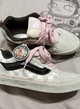 Vans Knu Skool SPACE MOLLY x 泡泡玛特POP MART板鞋VN000EE6H11