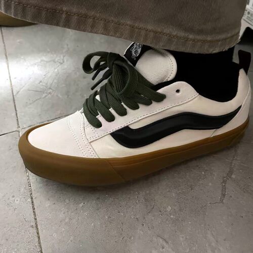 VANS范斯KNU SKOOL 美式复古生胶底白黑面包鞋滑板鞋VN000D6ZYB2