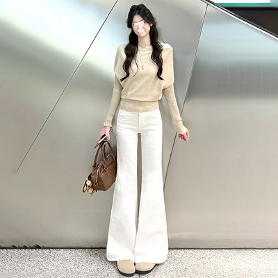 白色加绒不贴腿微喇牛仔裤女