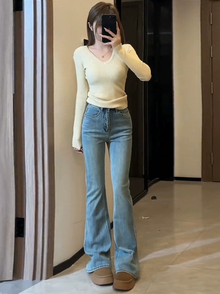 浅色微喇牛仔裤女春秋2024年