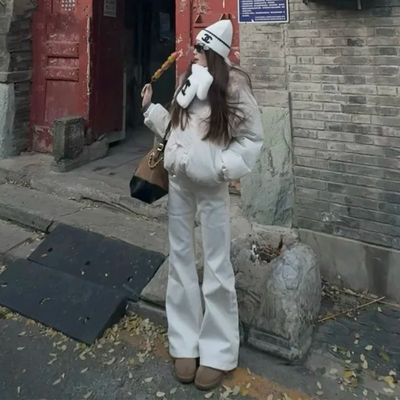 加绒白色美式高腰微喇牛仔裤女