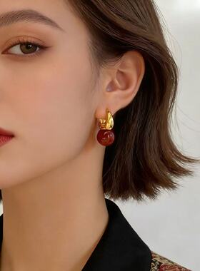 新款ins个性设计红色玛瑙耳扣百搭球球耳钉简约小众高级感耳饰品