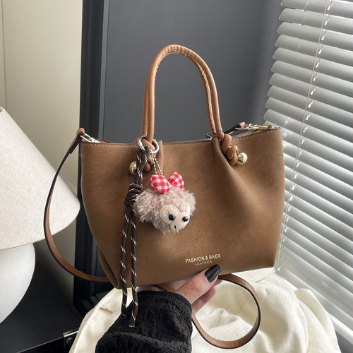 高级感小包包女式2026新款时尚休闲手提包小众复古轻奢斜挎水桶包