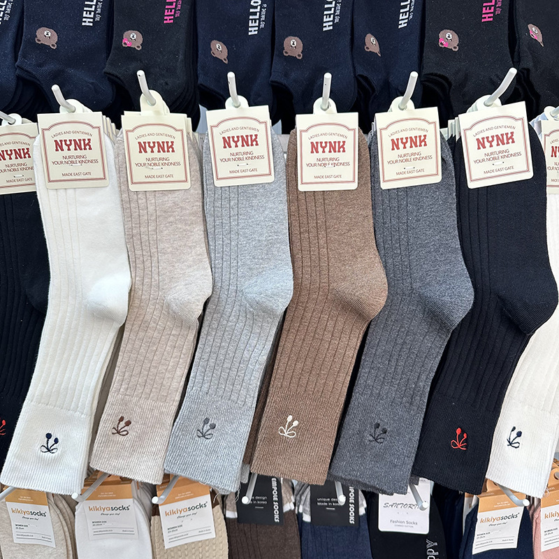 秋冬新款韩系袜子坑条纹刺绣樱桃棉袜中筒灰色女袜时尚柔软