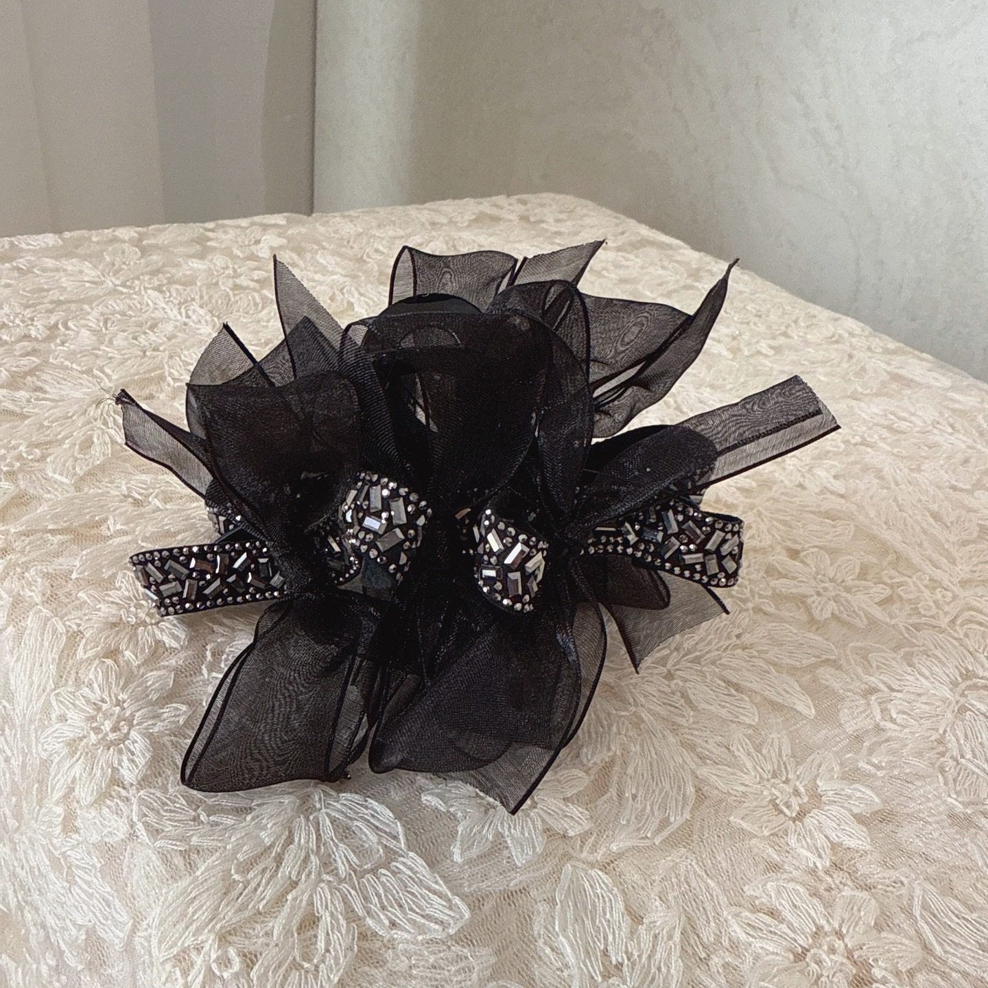 奢华闪钻黑色网纱蝴蝶结抓夹女时尚精致后脑勺盘发鲨鱼夹新款发卡,饰品/流行首饰/时尚饰品新,民族风发饰,淘宝优惠券,粉丝福利购,淘宝优惠卷