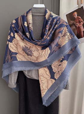 轻薄花卉流苏大方巾女125x125时髦优雅藏蓝色围巾披肩春秋外搭款