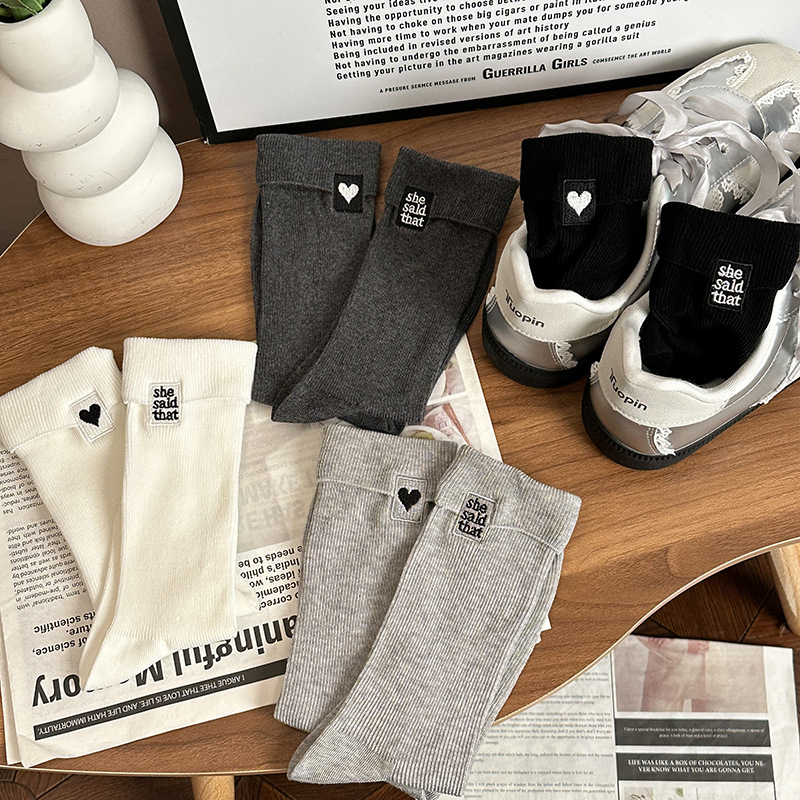 韩系早春现货设计款翻边刺绣标时尚女中筒棉袜透气百搭不勒脚