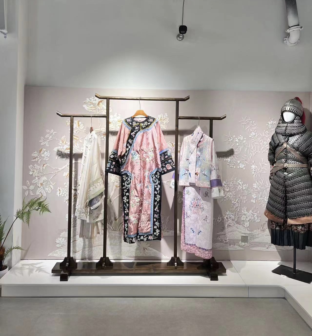 禅意新中式落地衣帽架实木质仿古