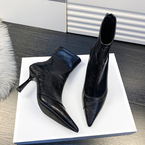 尖头高跟短靴女黑色冬季高跟靴子