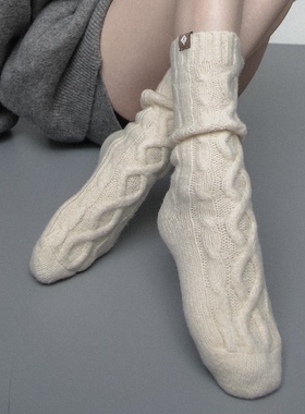 SS2L秋冬日系复古纯色羊毛编织麻花加厚居家保暖堆堆袜中筒袜子女