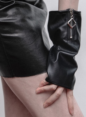 SS2L春夏短款黑银拉链暗黑朋克风时尚百搭皮质手套袖套男女ins