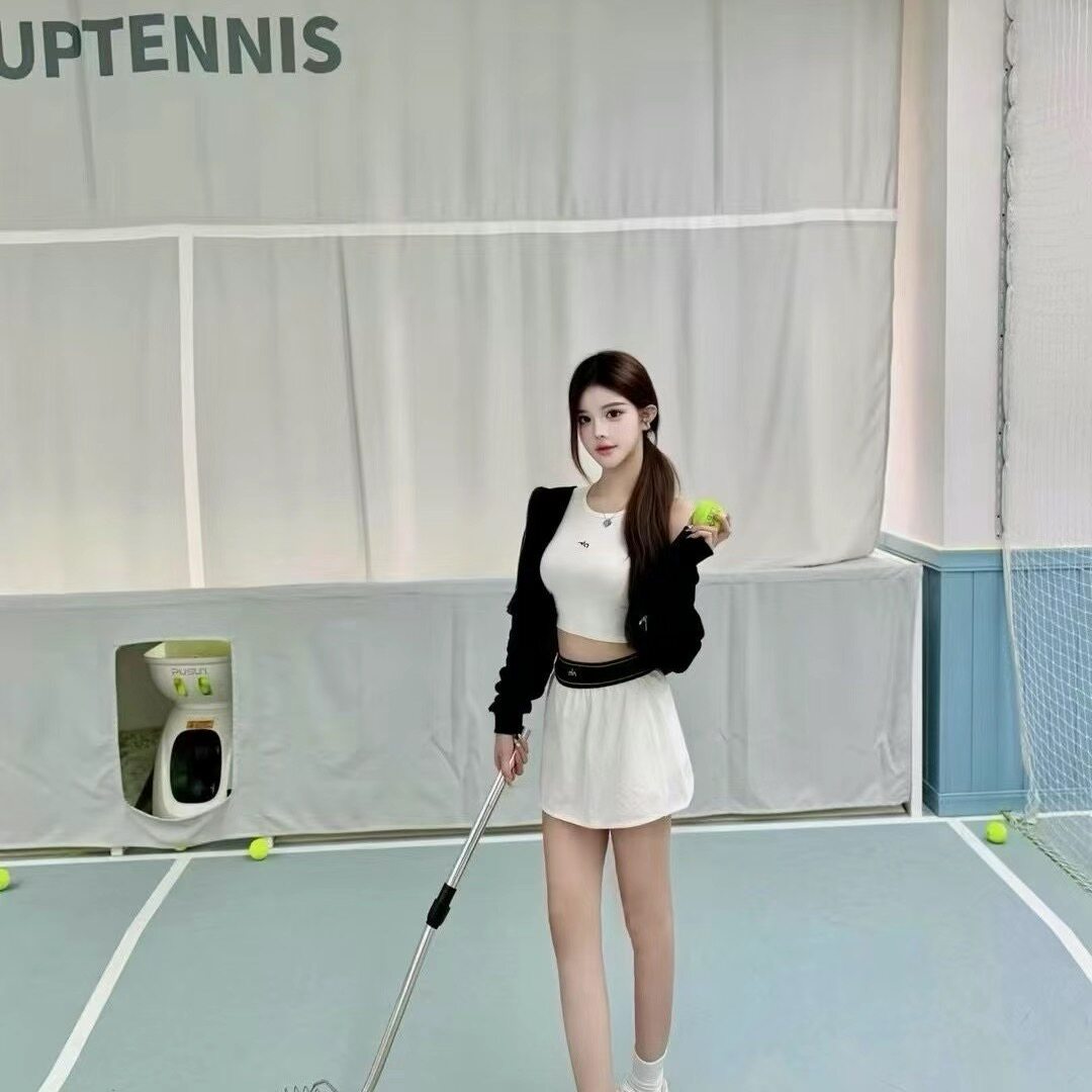 瑜伽时尚套装女2026新款运动速干衣网球裙短裙外套白色背心3件套