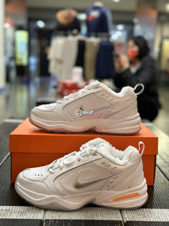 Nike/耐克 AIR MONARCH 4 耐克男加绒冬季老爹鞋跑步鞋AV6676-100