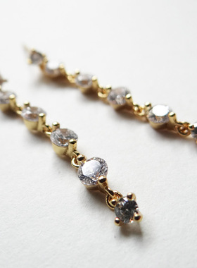 31hao 极简约设计925纯银欧美金色婚礼款闪亮水钻直线长耳钉hfh