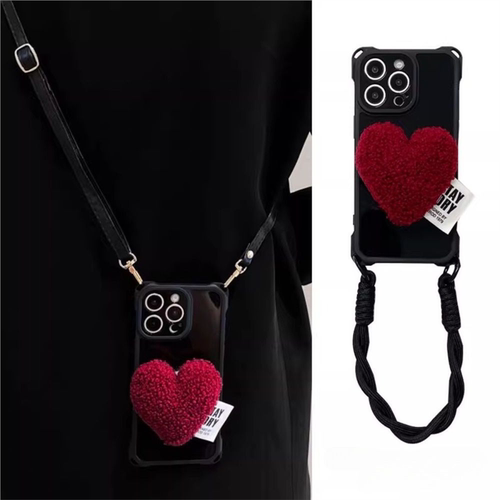红毛绒爱心支架苹果16promax手机壳iPhon15手提腕带14带挂绳13/12