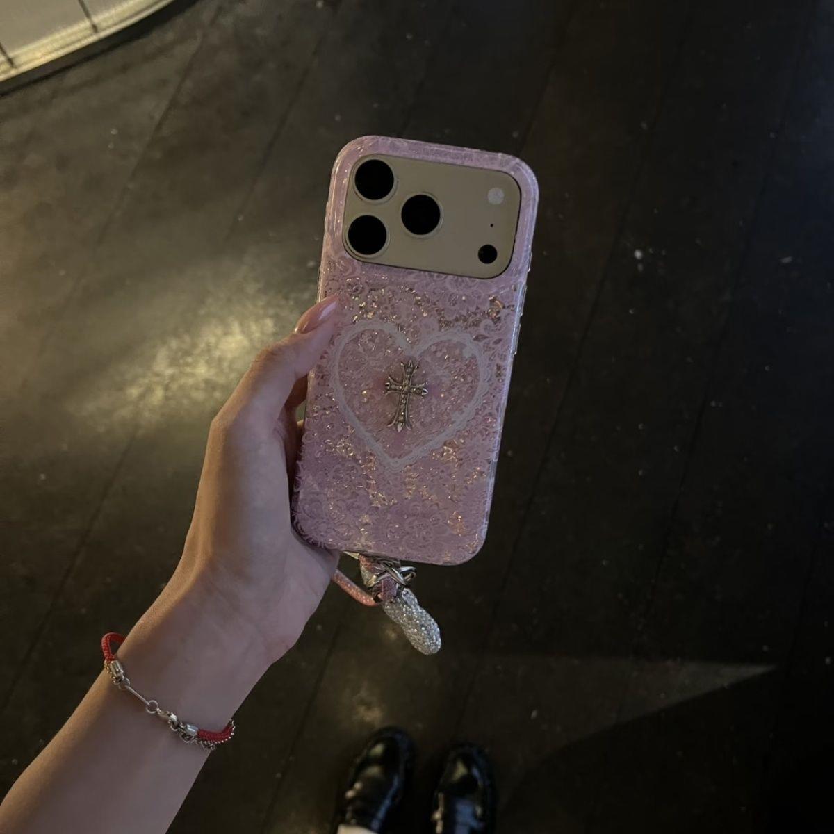 甜美可爱风爱心蕾丝十字架手机壳适用苹果iPhone18promax钻石装饰粉色保护套17promax少女系新款16promax小众