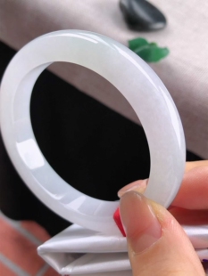 天然缅甸翡翠手镯 冰种水头好 冰润细腻 干净清爽 正圈57.7