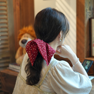 韩系氛围感秋冬穿搭新款新年喜庆复古红色波点方巾发圈女高级感