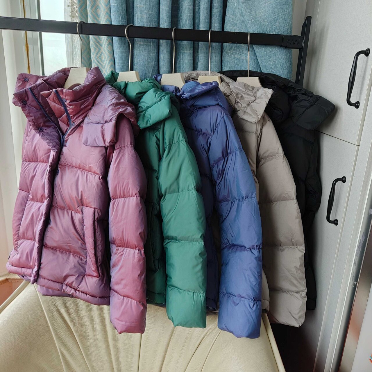 五格泡芙连帽羽绒服加厚保暖收腰显瘦90绒羽绒外套