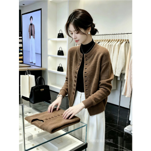驼色长袖圆领针织衫早秋装女款2026新款韩系穿搭高智淡人毛衣上衣