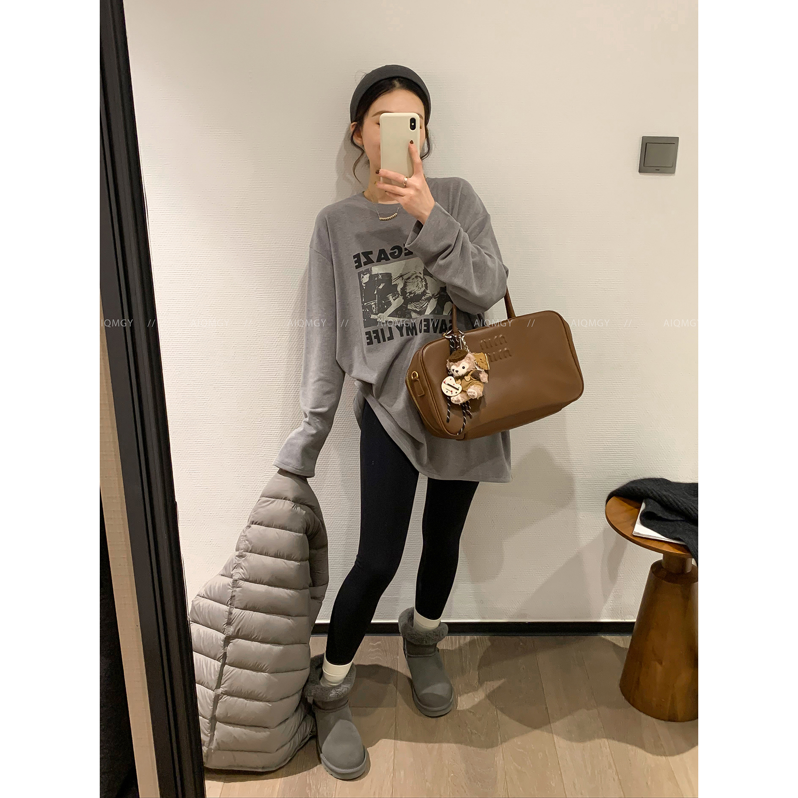 爱情魔鬼鱼 灰色圆领字母印花T恤女2025冬季新款中长款打底衫上衣