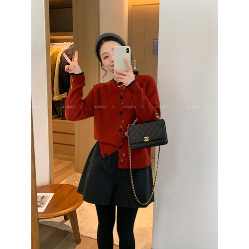 爱情魔鬼鱼圆领羊毛针织衫女