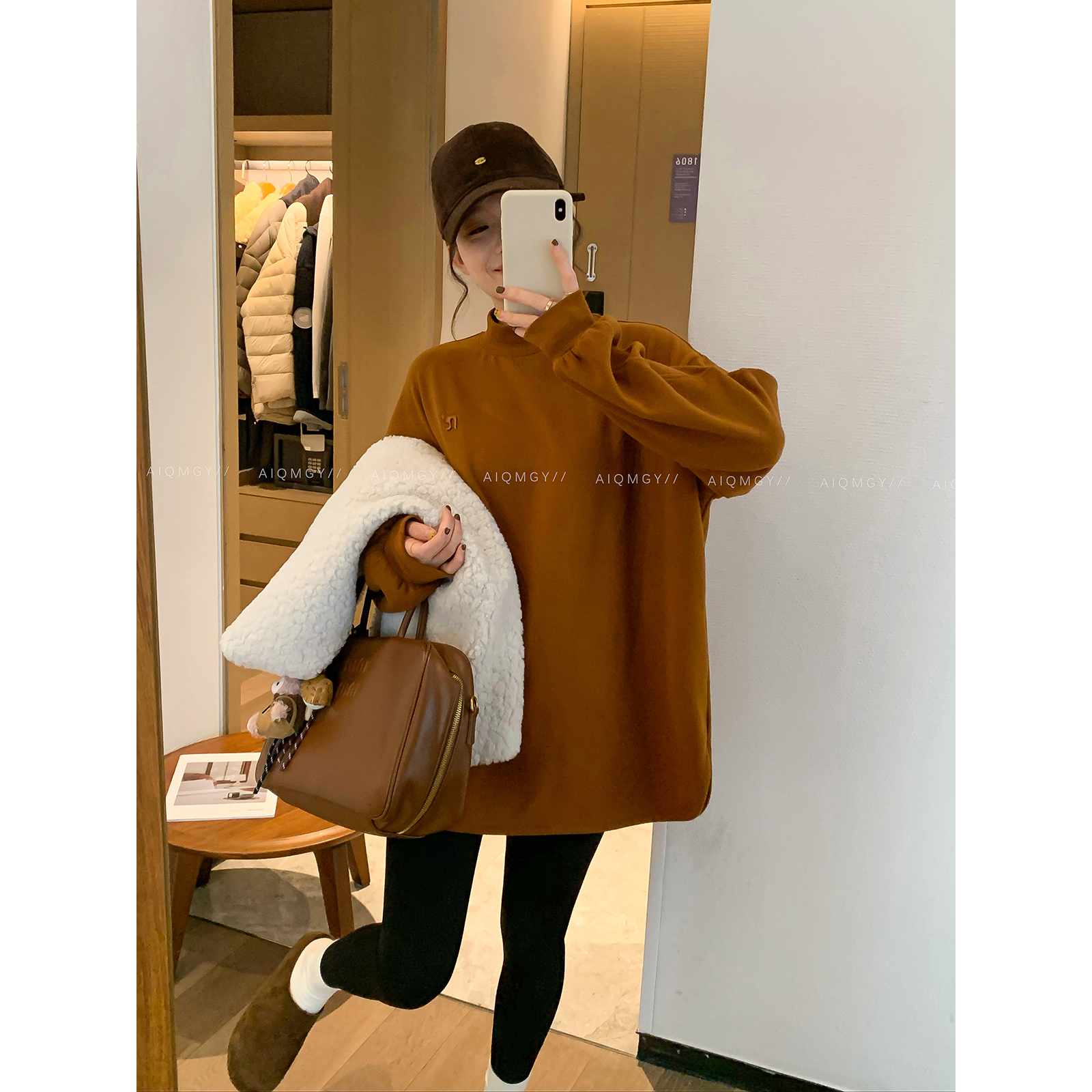 爱情魔鬼鱼 焦糖色圆领长袖德绒T恤女2025冬季新款宽松打底衫上衣