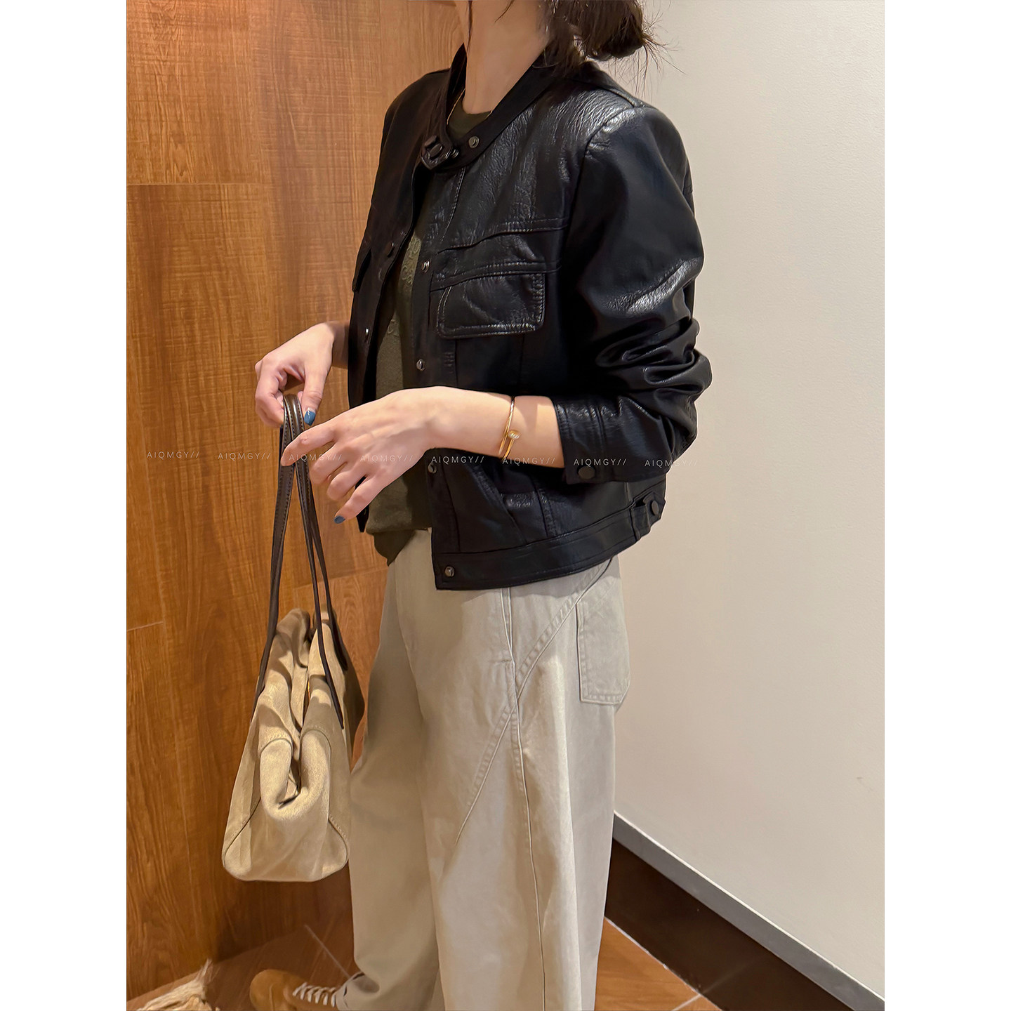 爱情魔鬼鱼 黑色圆领PU皮衣外套女2026秋季新款百搭休闲短款上衣