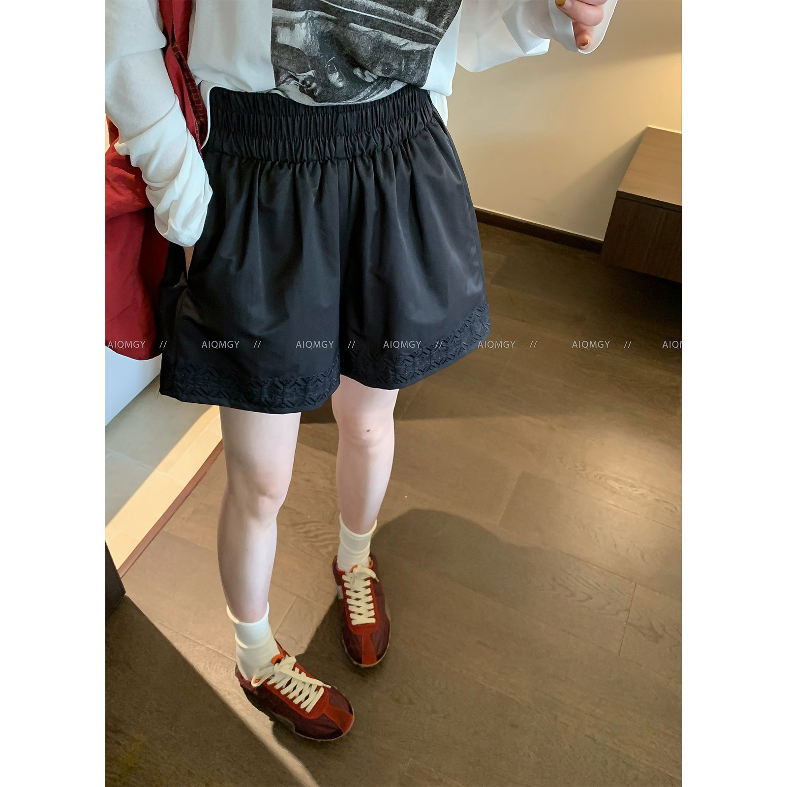 爱情魔鬼鱼 纯色松紧腰刺绣休闲短裤女2026夏季新款百搭阔腿热裤