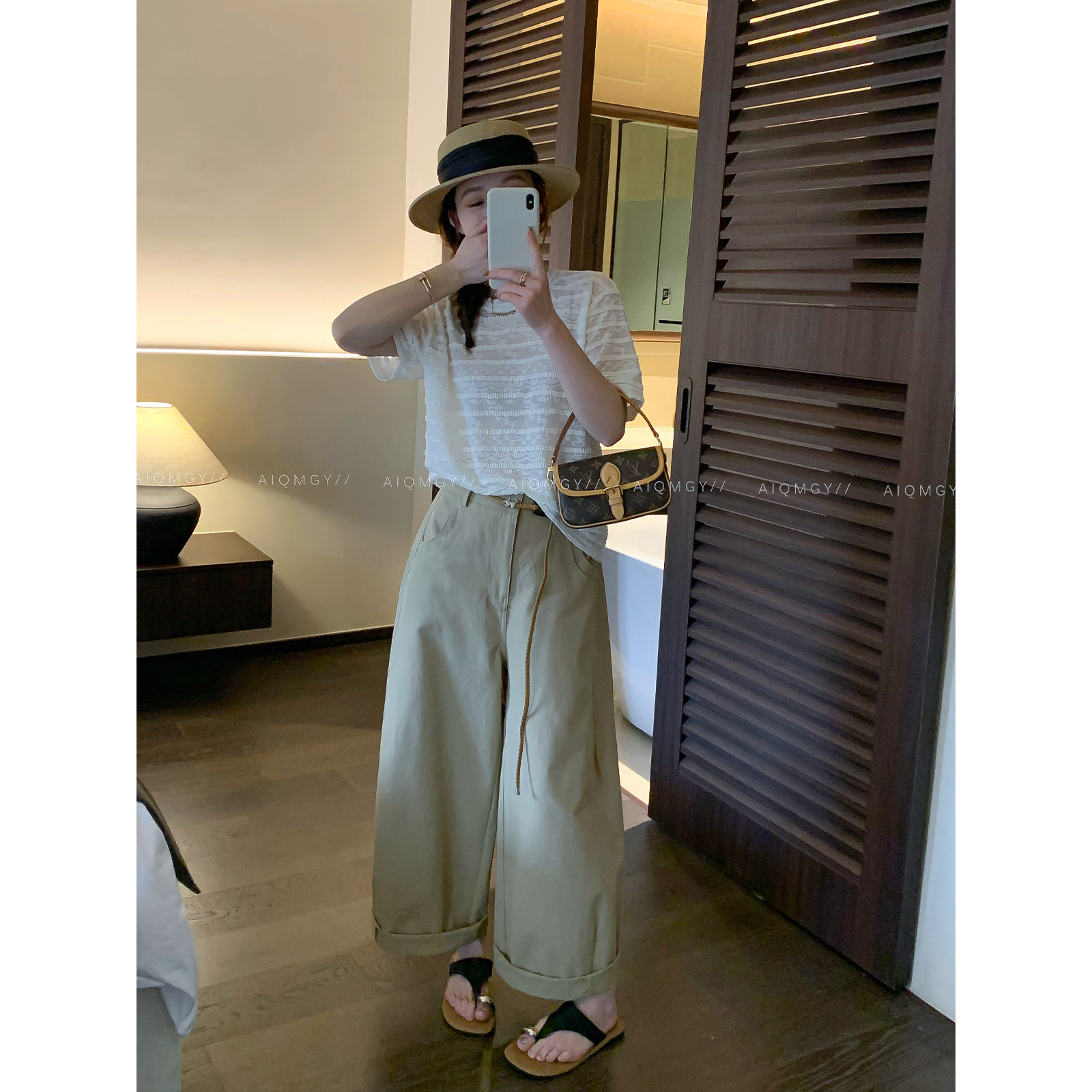 爱情魔鬼鱼 米色短袖圆领蕾丝T恤女2026夏季新款气质时尚百搭上衣