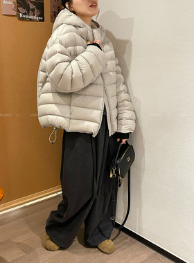 爱情魔鬼鱼 浅灰色连帽加厚短款羽绒服女2025年冬季新款保暖外套