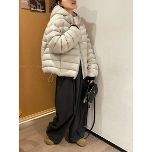 爱情魔鬼鱼 浅灰色连帽加厚短款羽绒服女2025年冬季新款保暖外套