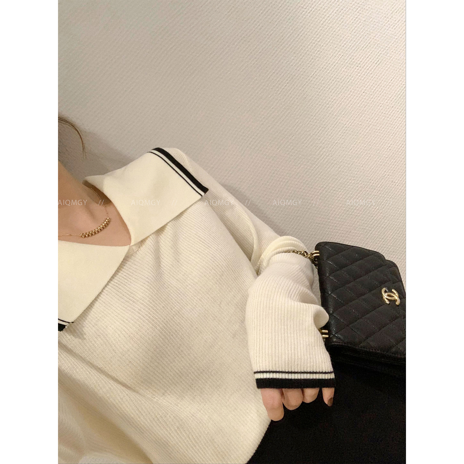 爱情魔鬼鱼撞色翻领羊毛针织衫