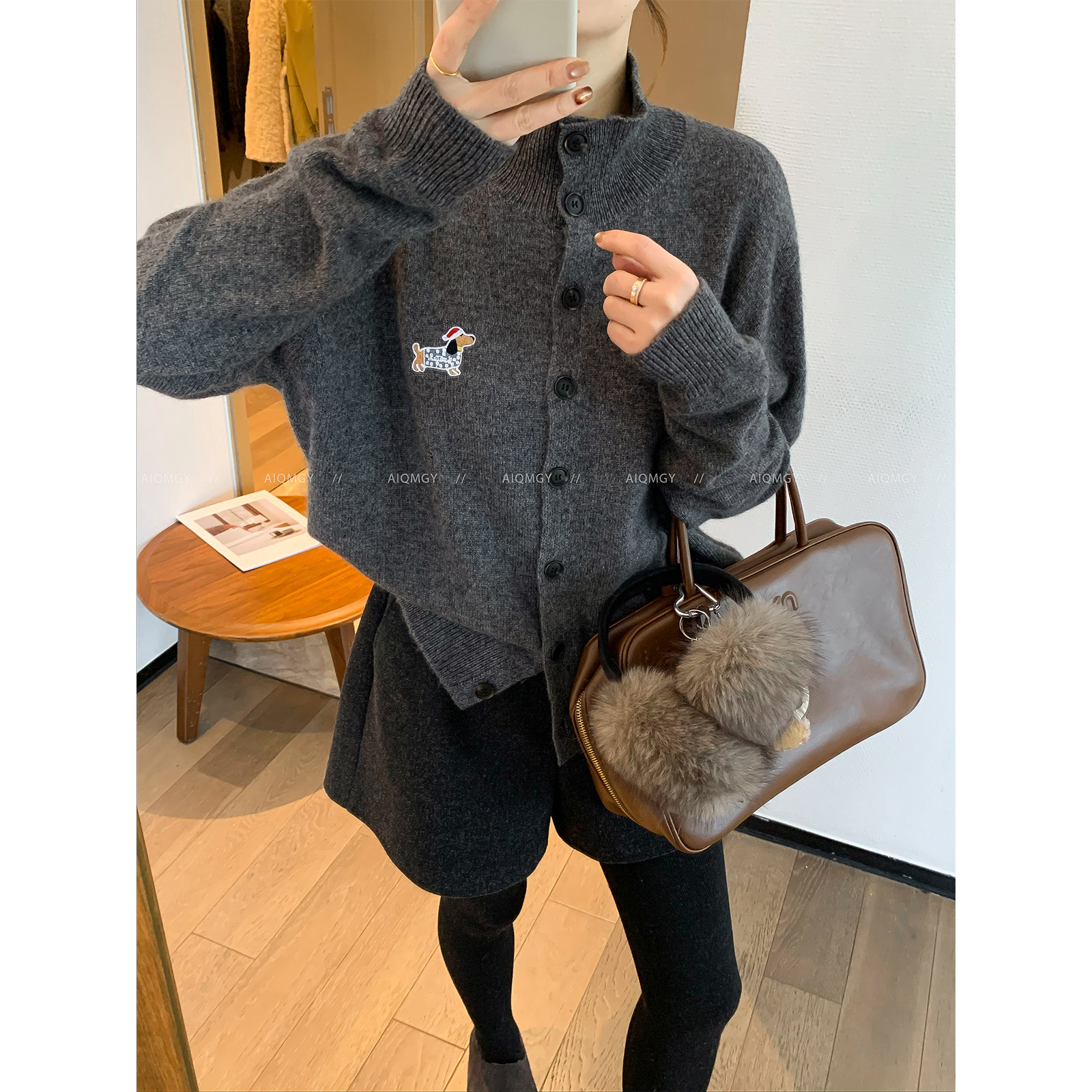 爱情魔鬼鱼 灰色高领小狗刺绣针织羊驼衫女2025冬季新款时尚上衣,女装/女士精品,毛针织衫,淘宝优惠券,粉丝福利购,淘宝优惠卷