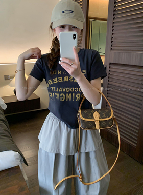爱情魔鬼鱼 深灰色短袖圆领字母印花T恤女2026年夏季新款百搭上衣