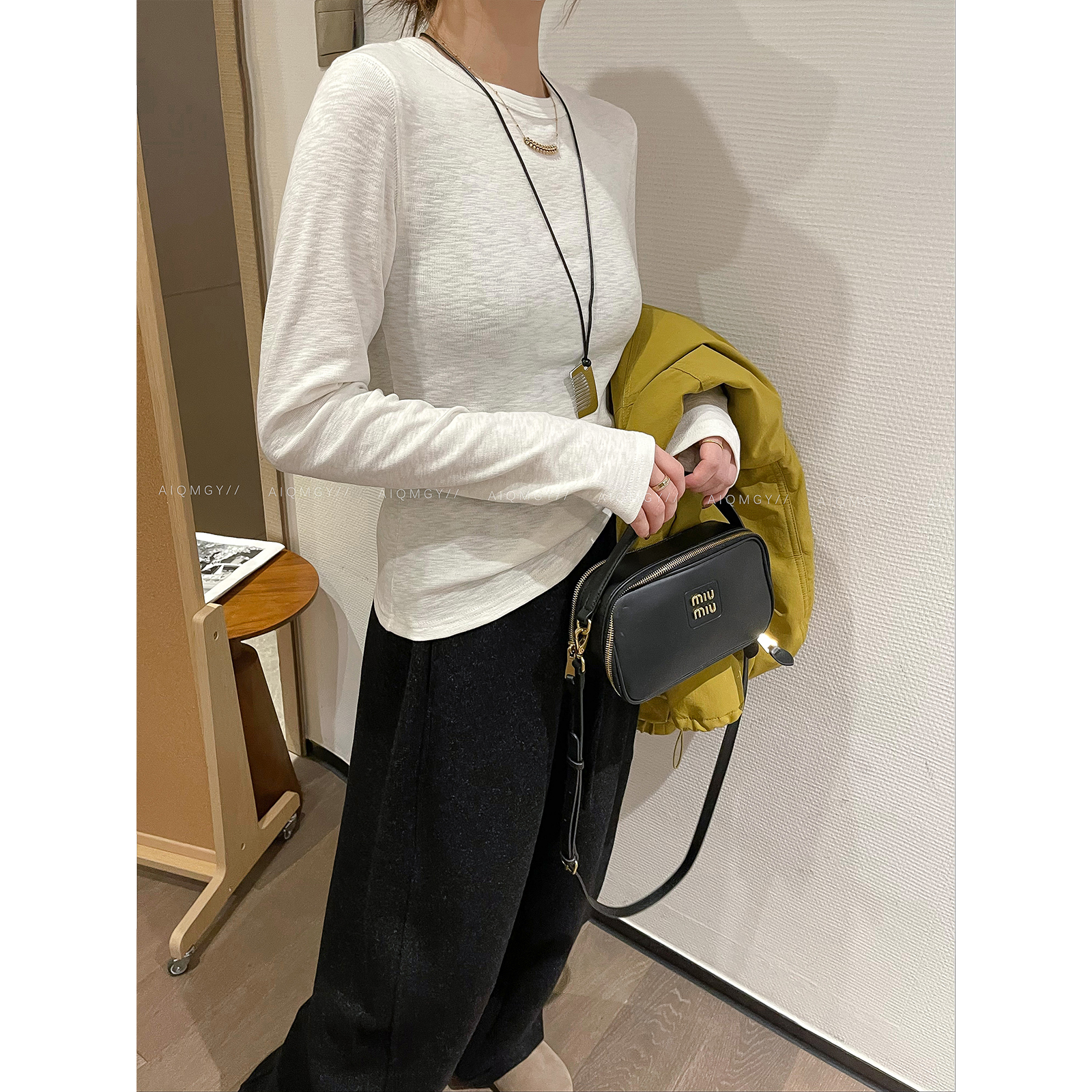 爱情魔鬼鱼圆领长袖简约T恤女