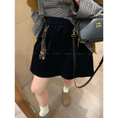 爱情魔鬼鱼配挂饰高腰休闲短裤