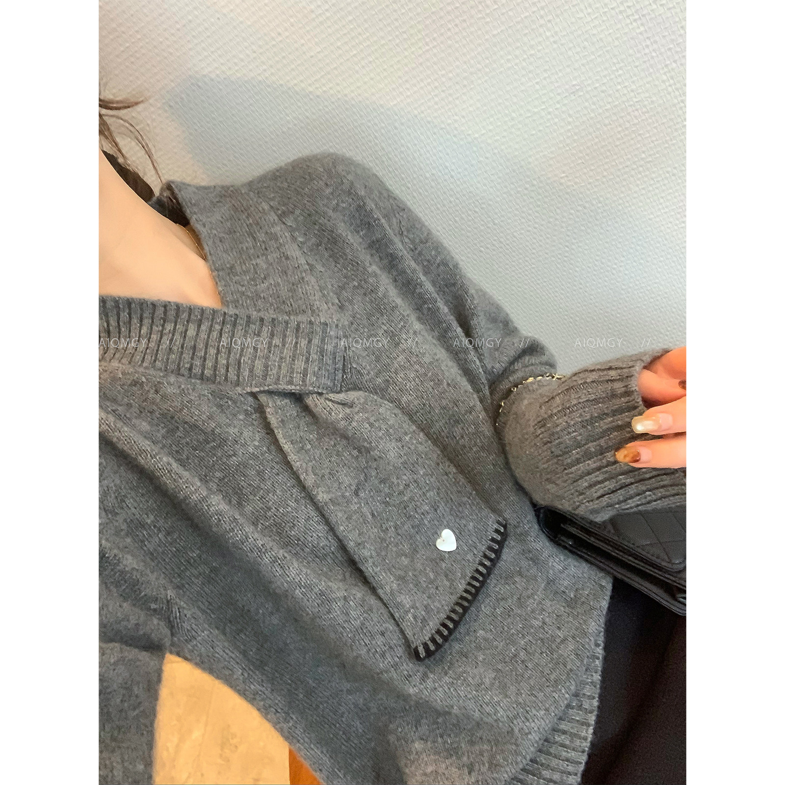 爱情魔鬼鱼 灰色设计感围巾领针织衫女2025冬季新款宽松套头上衣,女装/女士精品,毛针织衫,淘宝优惠券,粉丝福利购,淘宝优惠卷