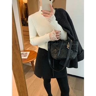 爱情魔鬼鱼 黑色半高领蕾丝拼接针织衫女2025冬季新款打底衫上衣