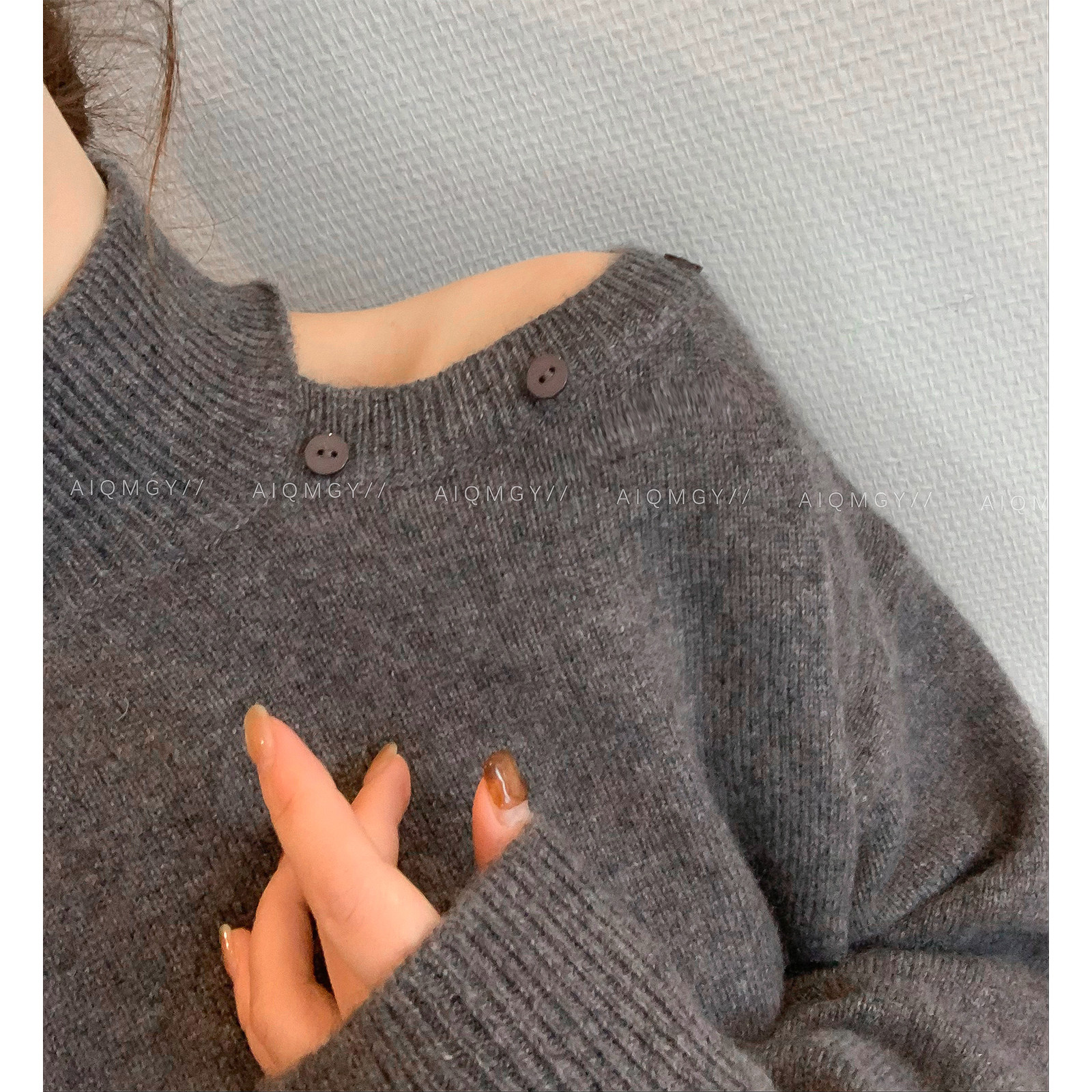 爱情魔鬼鱼 灰色长袖露肩半高圆领针织衫女2025冬季新款套头上衣