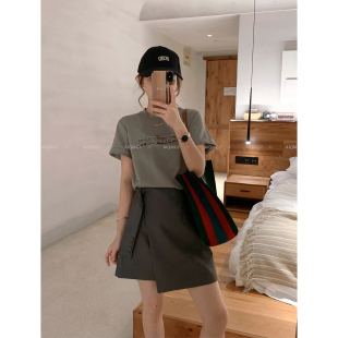 爱情魔鬼鱼 时尚套装女2026夏季新款短袖圆领T恤不规则短裙两件套