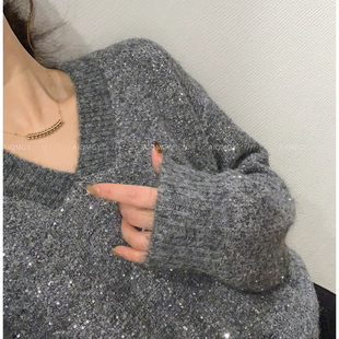 爱情魔鬼鱼 V领套头亮片毛衣女2025冬季新款时尚宽松百搭针织上衣